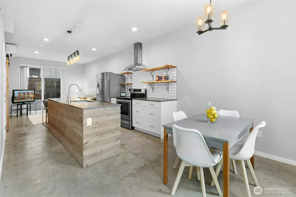 6641 Carleton Avenue S Seattle WA 98108