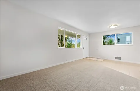7552 21st Avenue SW Seattle WA 98106