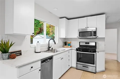 7552 21st Avenue SW Seattle WA 98106