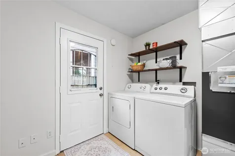 7552 21st Avenue SW Seattle WA 98106