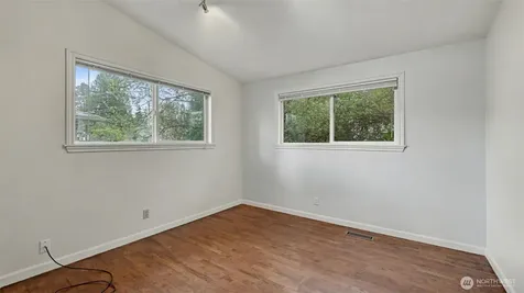 11204 148th Avenue SE Renton WA 98059
