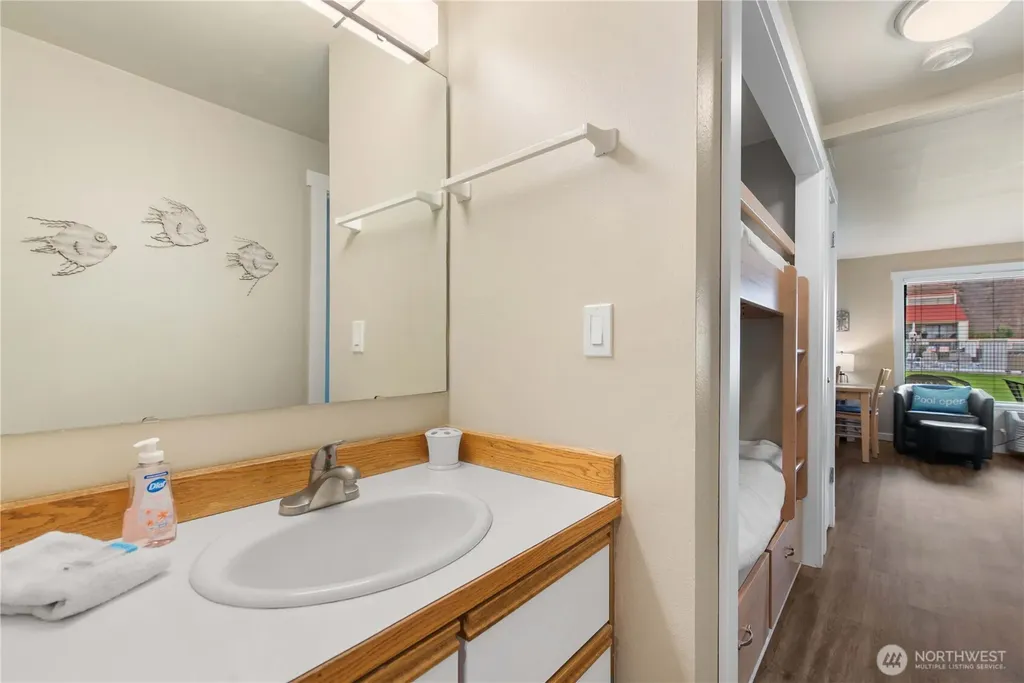 8903 Crescent Bar Road NW Quincy WA 98848