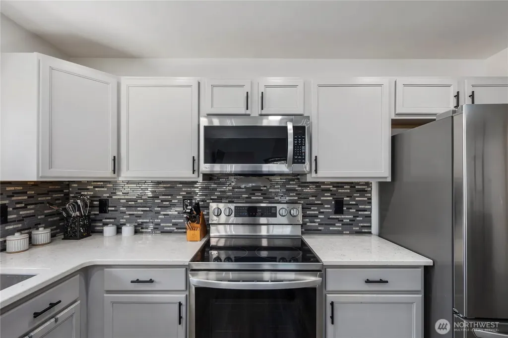 61 E Channel Drive Allyn WA 98524