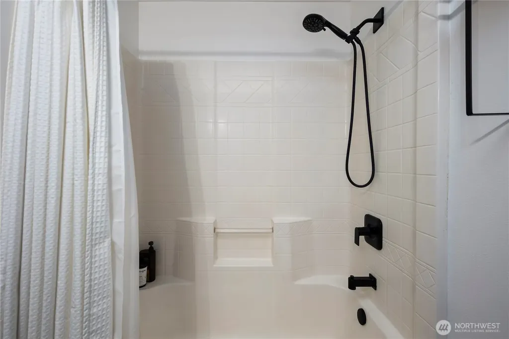 61 E Channel Drive Allyn WA 98524