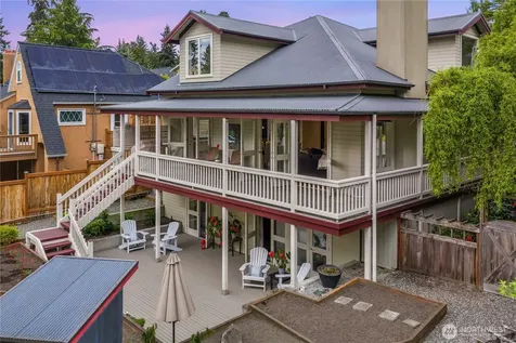 4712 SW Brace Point Drive Seattle WA 98136