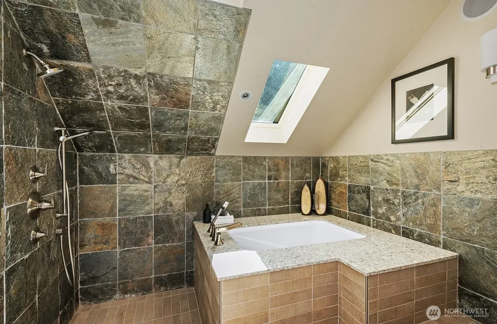 2514 Lake Park Drive S Seattle WA 98144