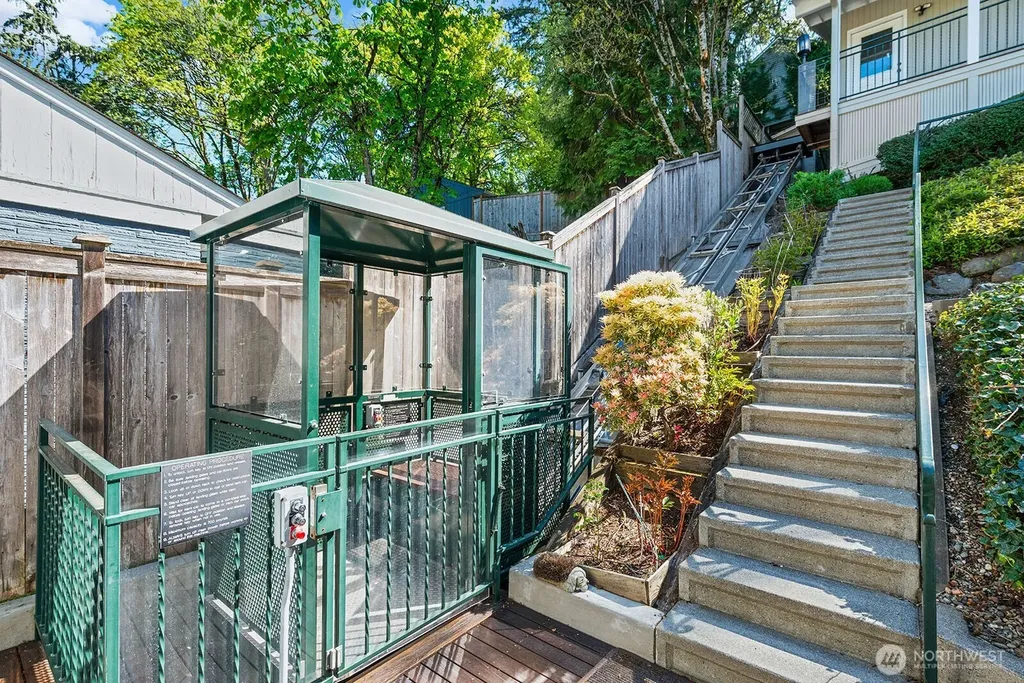 2514 Lake Park Drive S Seattle WA 98144