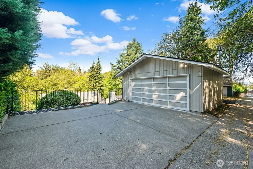 2514 Lake Park Drive S Seattle WA 98144