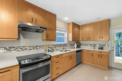 2514 Lake Park Drive S Seattle WA 98144