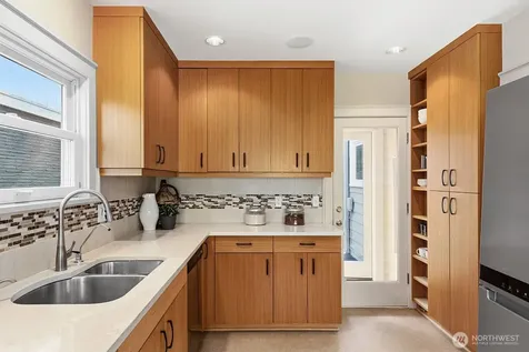 2514 Lake Park Drive S Seattle WA 98144