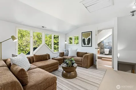 2514 Lake Park Drive S Seattle WA 98144