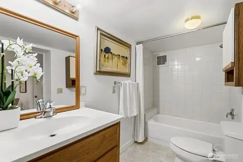 2514 Lake Park Drive S Seattle WA 98144
