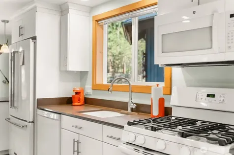 15 Barnaby Road Winthrop WA 98862