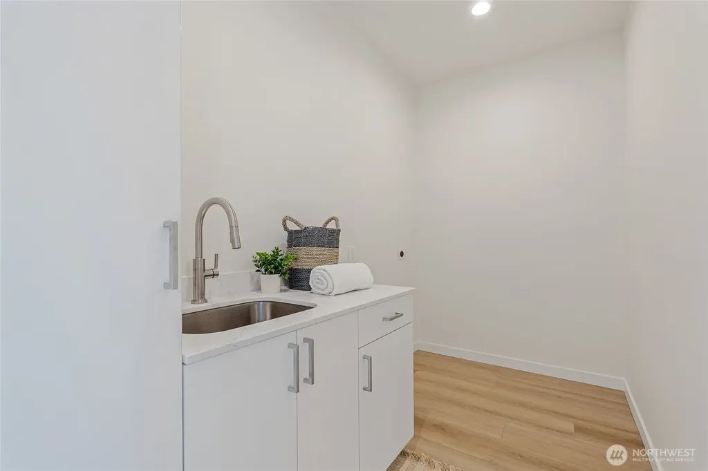 11231 Greenwood Avenue N Seattle WA 98133