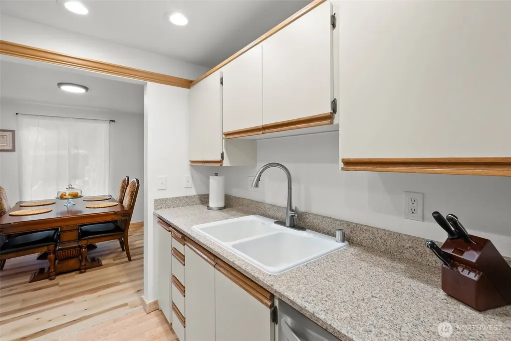 3931 NW Fairway Lane Bremerton WA 98312