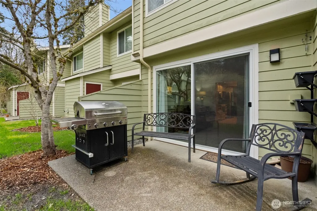 3931 NW Fairway Lane Bremerton WA 98312