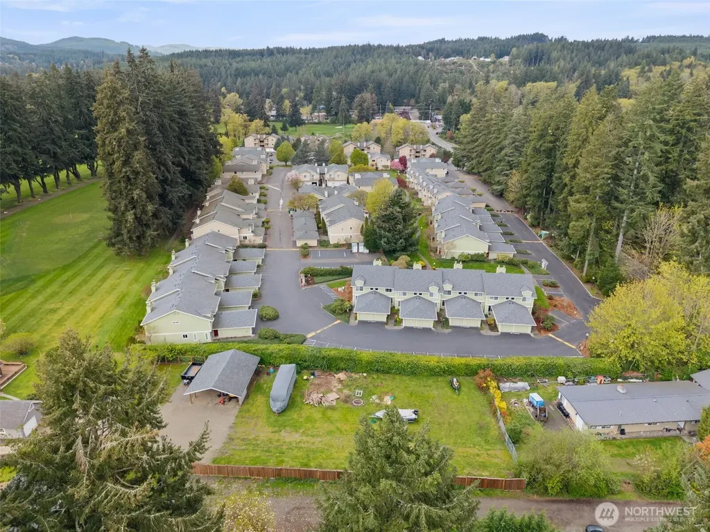 3931 NW Fairway Lane Bremerton WA 98312