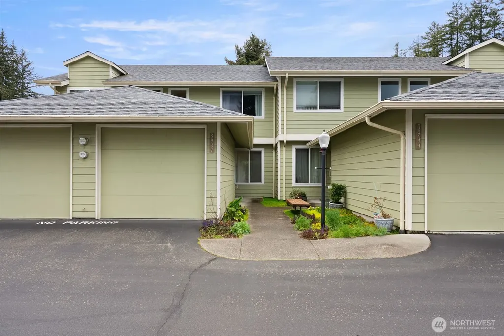 3931 NW Fairway Lane Bremerton WA 98312