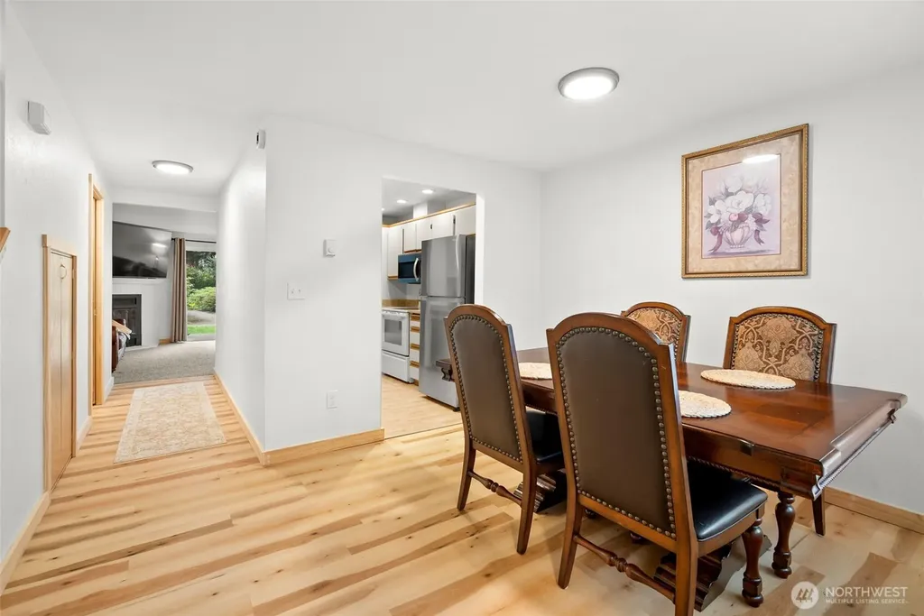 3931 NW Fairway Lane Bremerton WA 98312