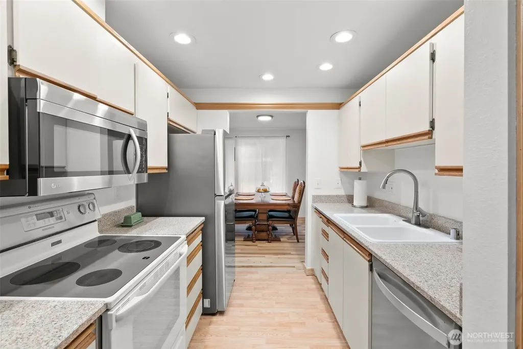 3931 NW Fairway Lane Bremerton WA 98312