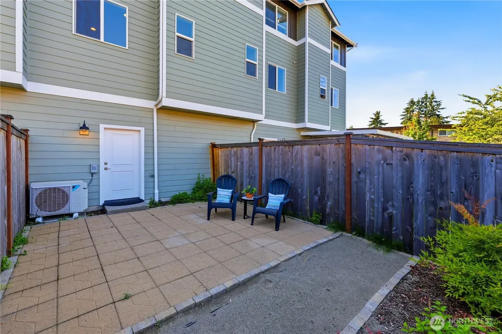 18128 1st Place SW Normandy Park WA 98166
