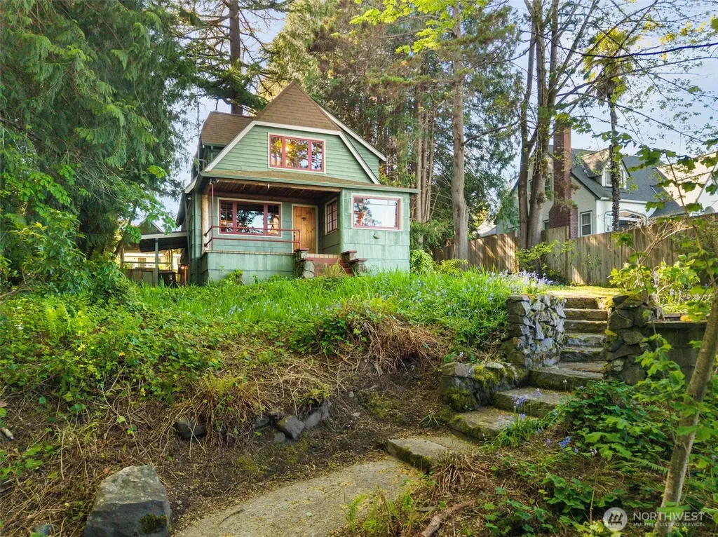 2022 Taft Avenue Bremerton WA 98312