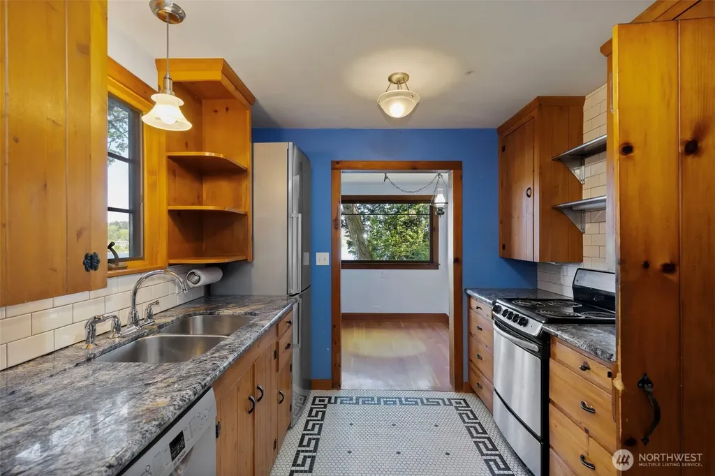2022 Taft Avenue Bremerton WA 98312