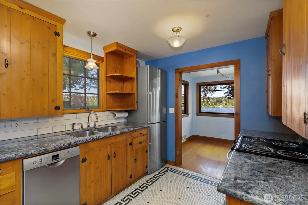 2022 Taft Avenue Bremerton WA 98312