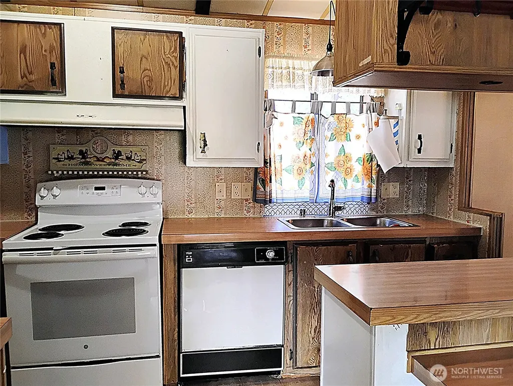 100 Heather Place Packwood WA 98361