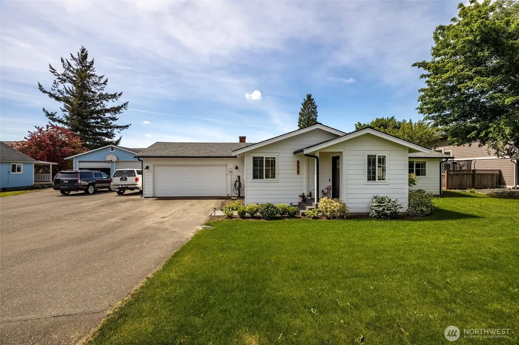 8679 Depot Road Lynden WA 98264