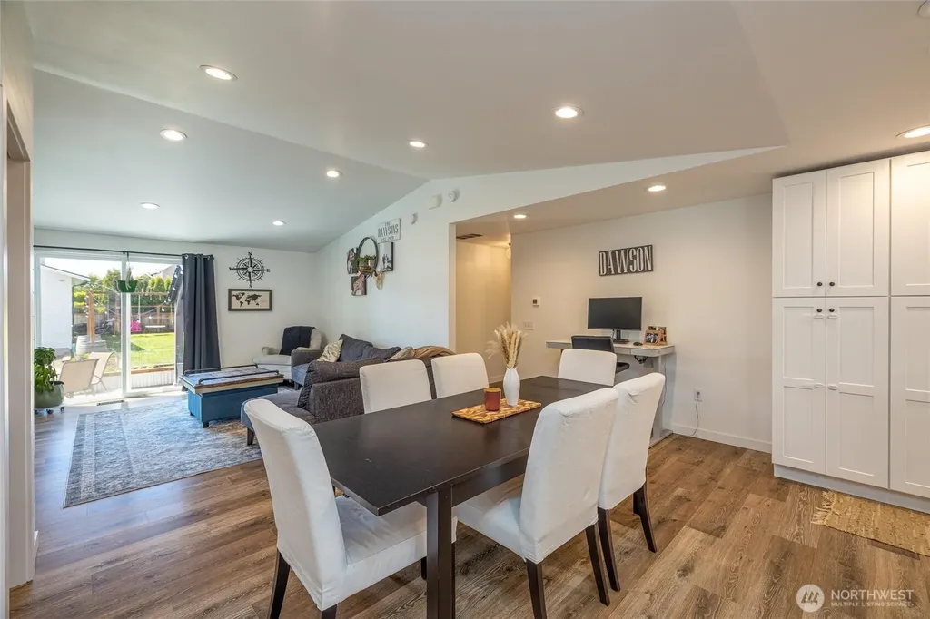 8679 Depot Road Lynden WA 98264