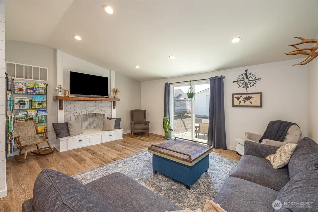 8679 Depot Road Lynden WA 98264