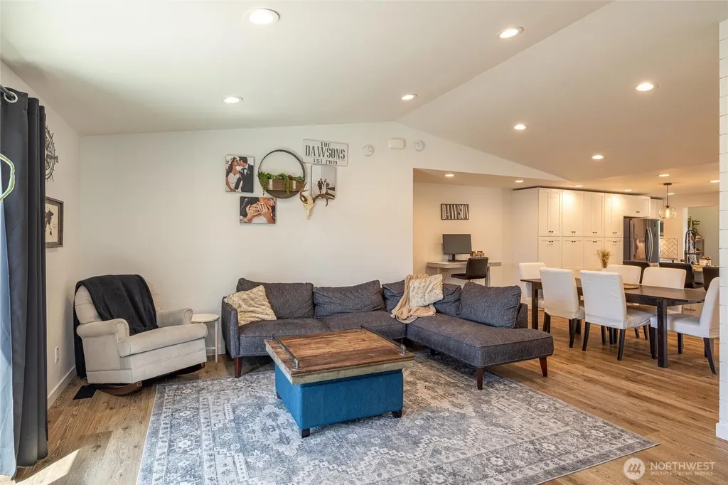 8679 Depot Road Lynden WA 98264