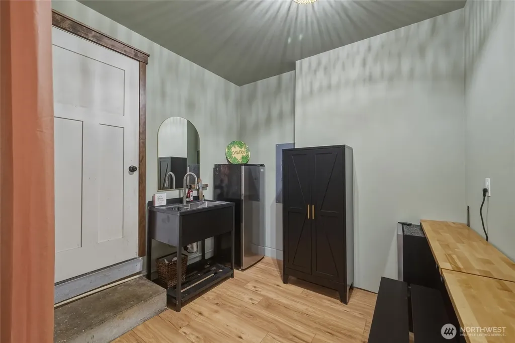 8679 Depot Road Lynden WA 98264