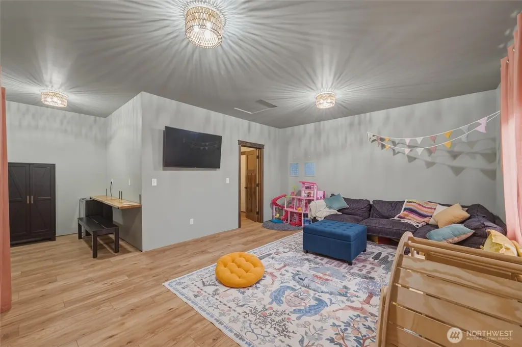 8679 Depot Road Lynden WA 98264