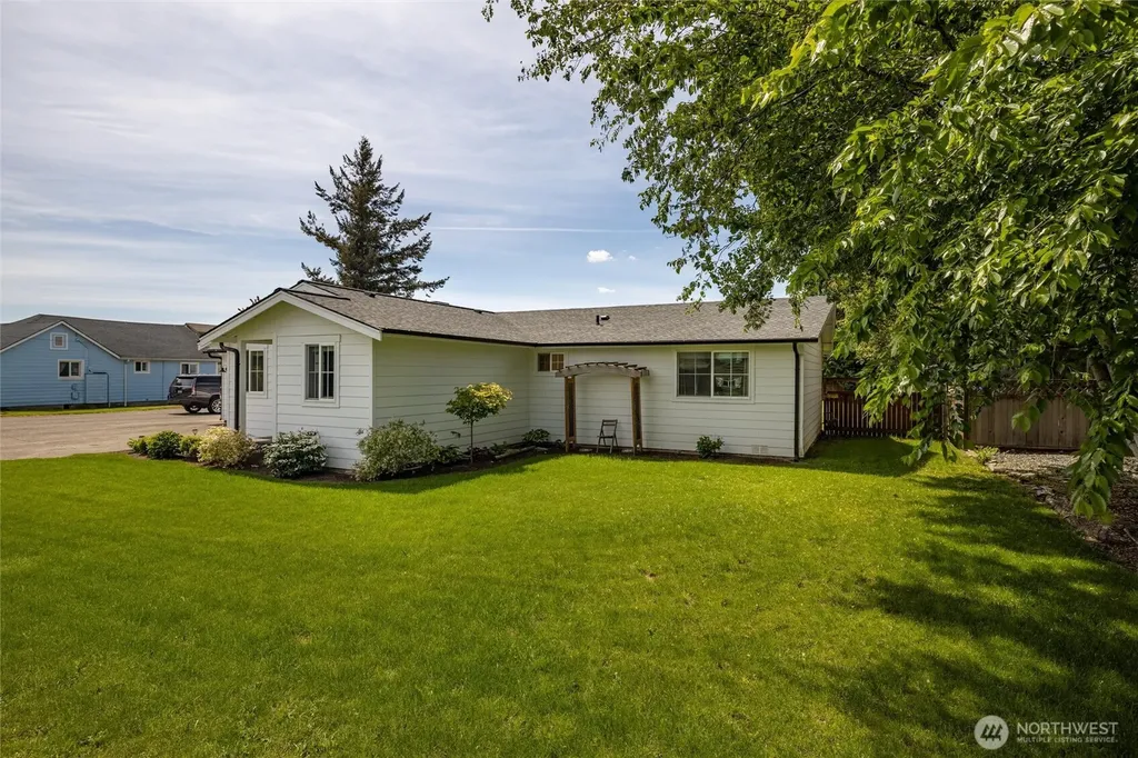 8679 Depot Road Lynden WA 98264