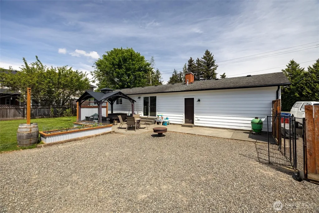 8679 Depot Road Lynden WA 98264