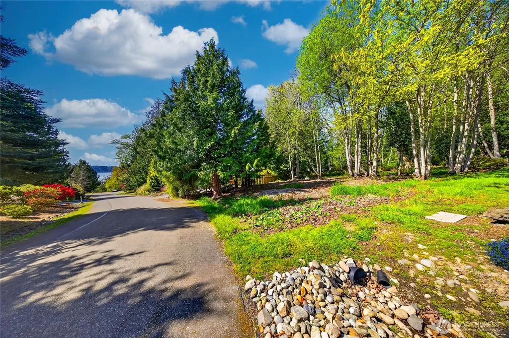 784 Lillooet La Conner WA 98257