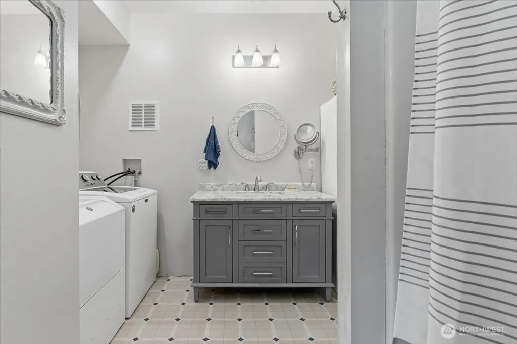 300 Sunset Way East Wenatchee WA 98802