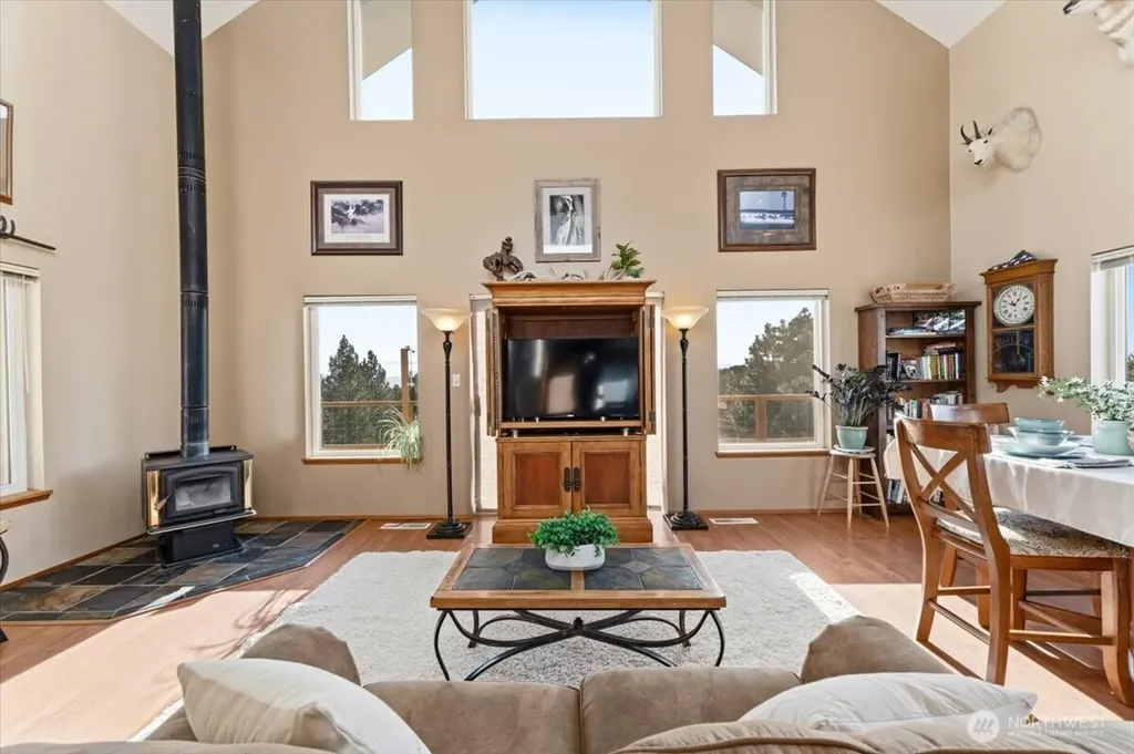 300 Sunset Way East Wenatchee WA 98802