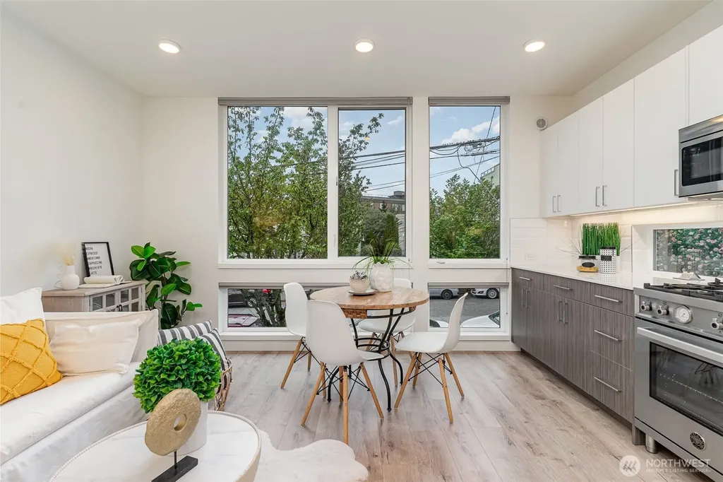 437 NE 73rd Street Seattle WA 98115