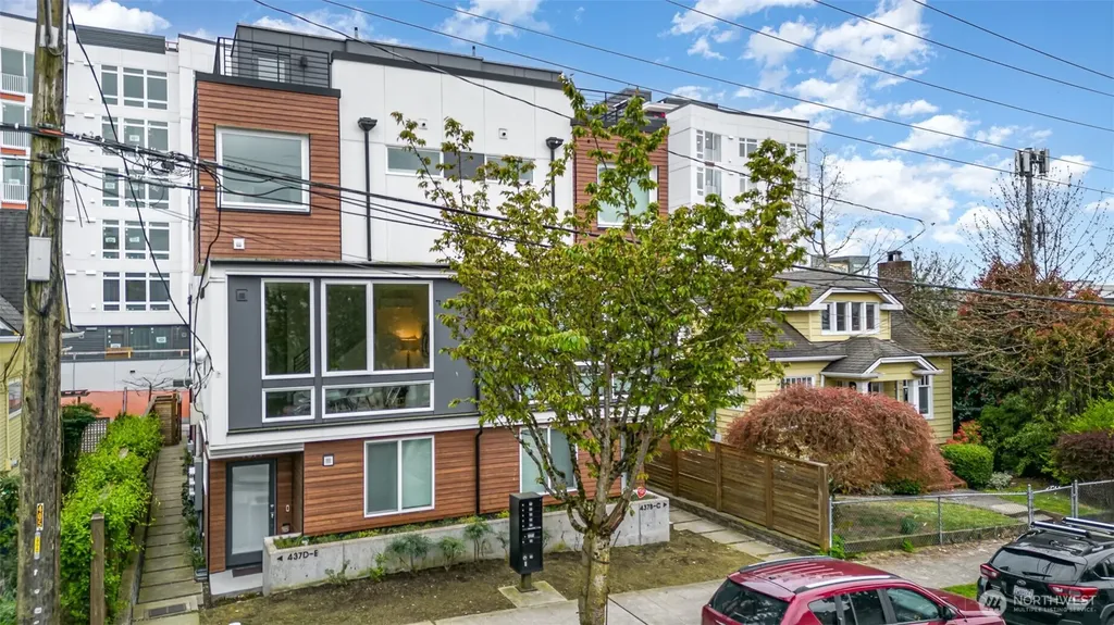 437 NE 73rd Street Seattle WA 98115