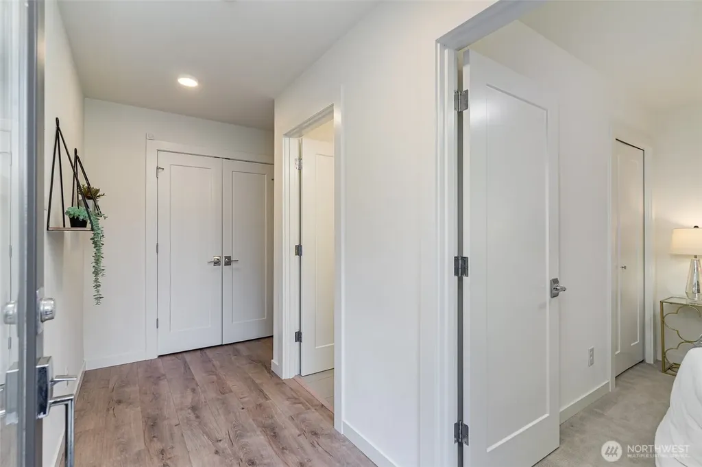 437 NE 73rd Street Seattle WA 98115