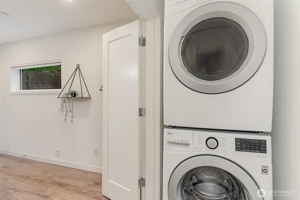 437 NE 73rd Street Seattle WA 98115