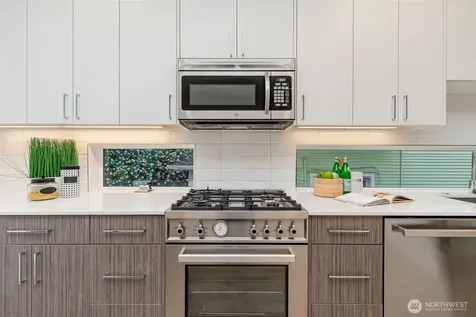 437 NE 73rd Street Seattle WA 98115