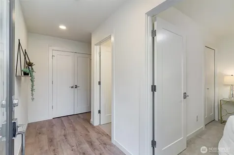 437 NE 73rd Street Seattle WA 98115