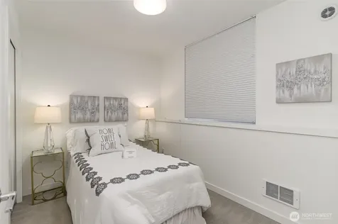 437 NE 73rd Street Seattle WA 98115