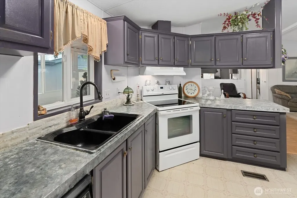 8430 SE 15th Place Lake Stevens WA 98258