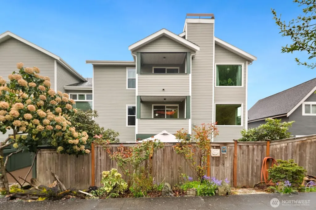 1836 25th Avenue Seattle WA 98122