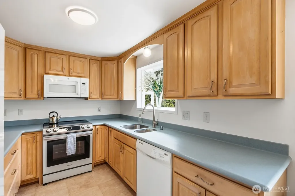 3302 177th Place SW Lynnwood WA 98037